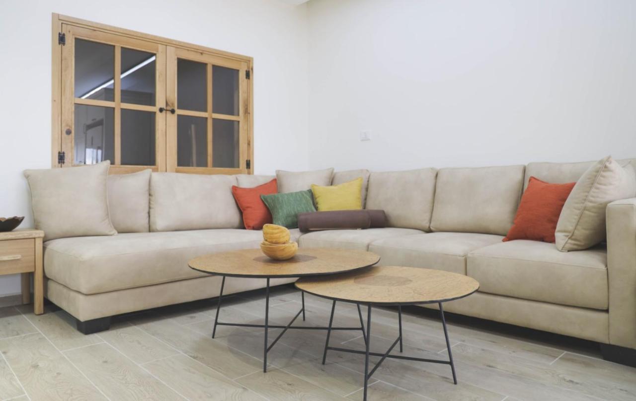 Villa נווה חרמון Majdal Shams Exterior foto